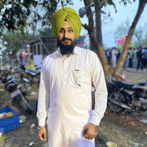 Meet your Posher, Ajit